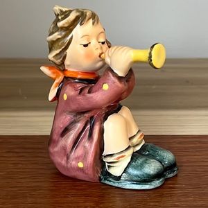 Hummel Girl With Trumpet #391 in Box